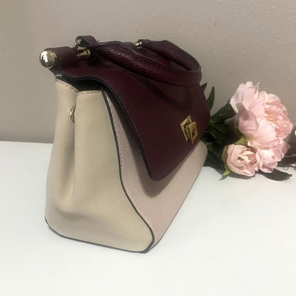 Beautiful Cross-Body Burgundy Handbag - Picture 4 of 8